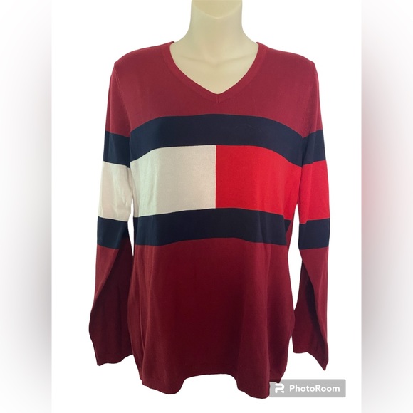 Tommy Hilfiger lightweight knit sweater. NWT size medium. - Picture 1 of 3
